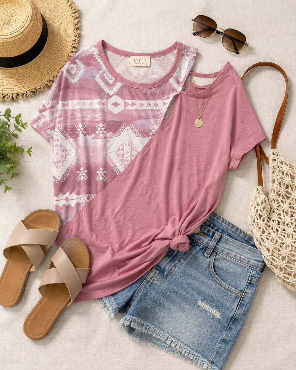 Avery Women's Geometric Print Short Sleeve T-Shirt, Pink, Large